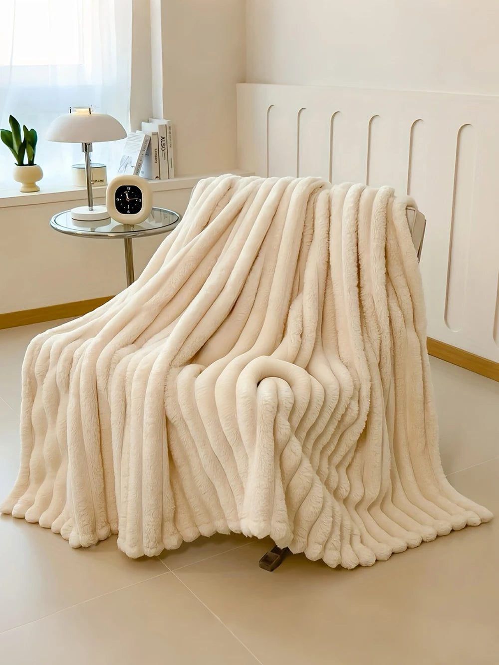 Velvéra™ — Ultra-Soft Winter Fur Blanket