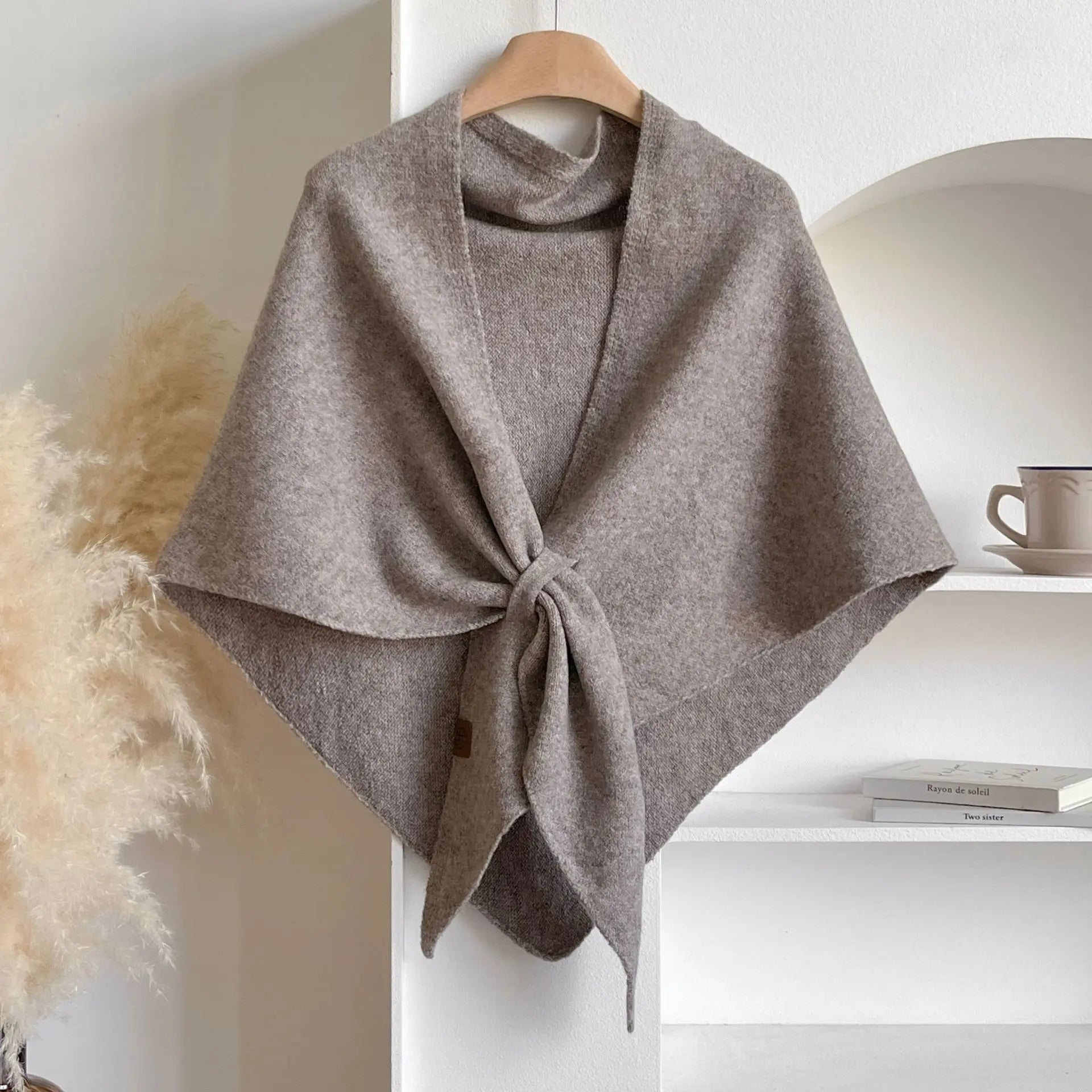 🧣 Auréla™ — The Effortless Elegance Scarf