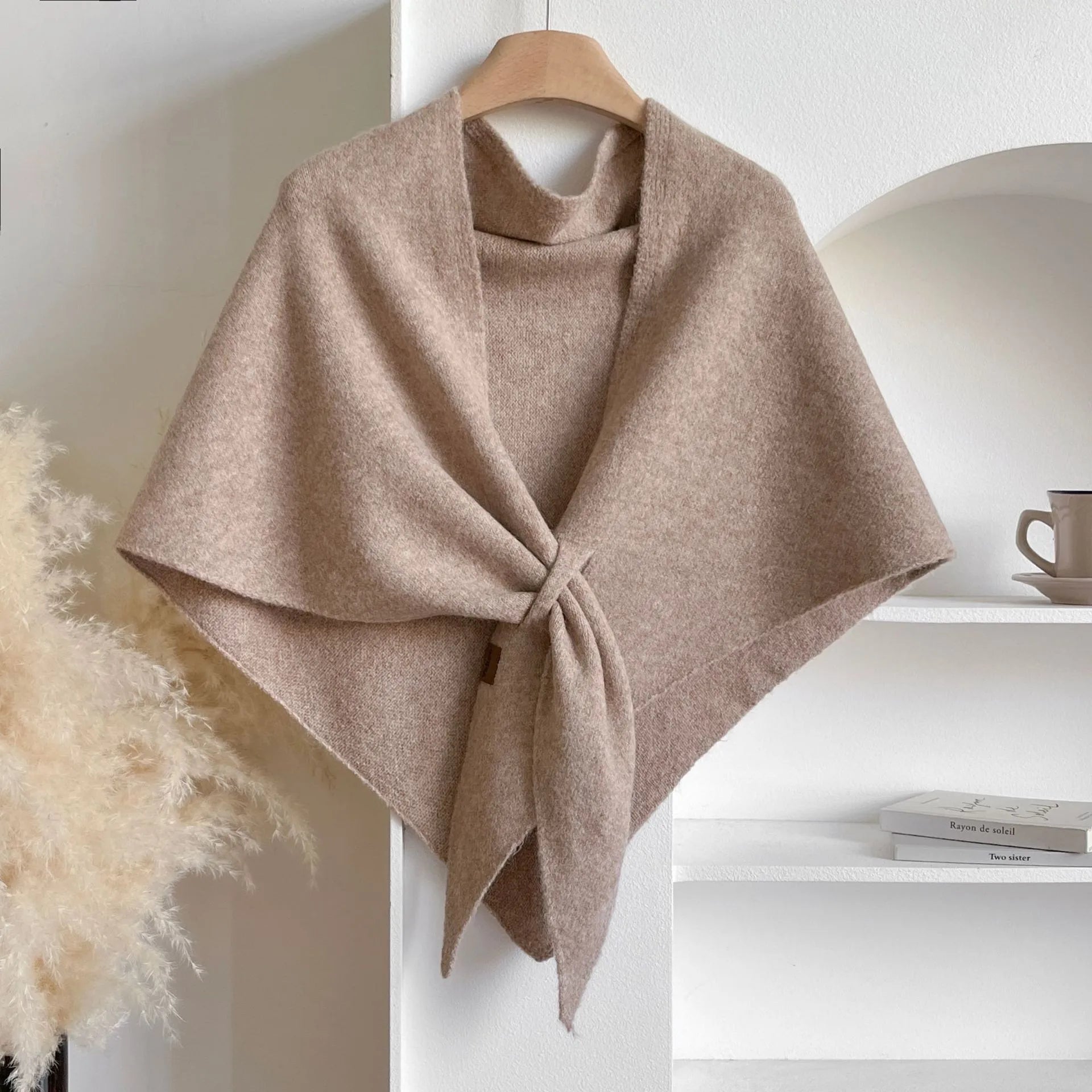 🧣 Auréla™ — The Effortless Elegance Scarf